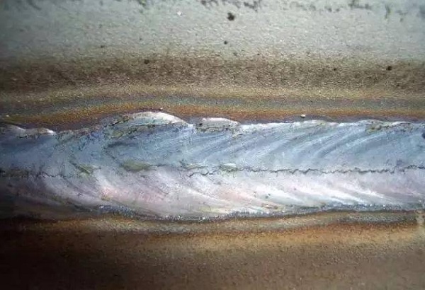 激光焊接機(jī)焊接時(shí)如何避免出現(xiàn)熱損傷區(qū)？